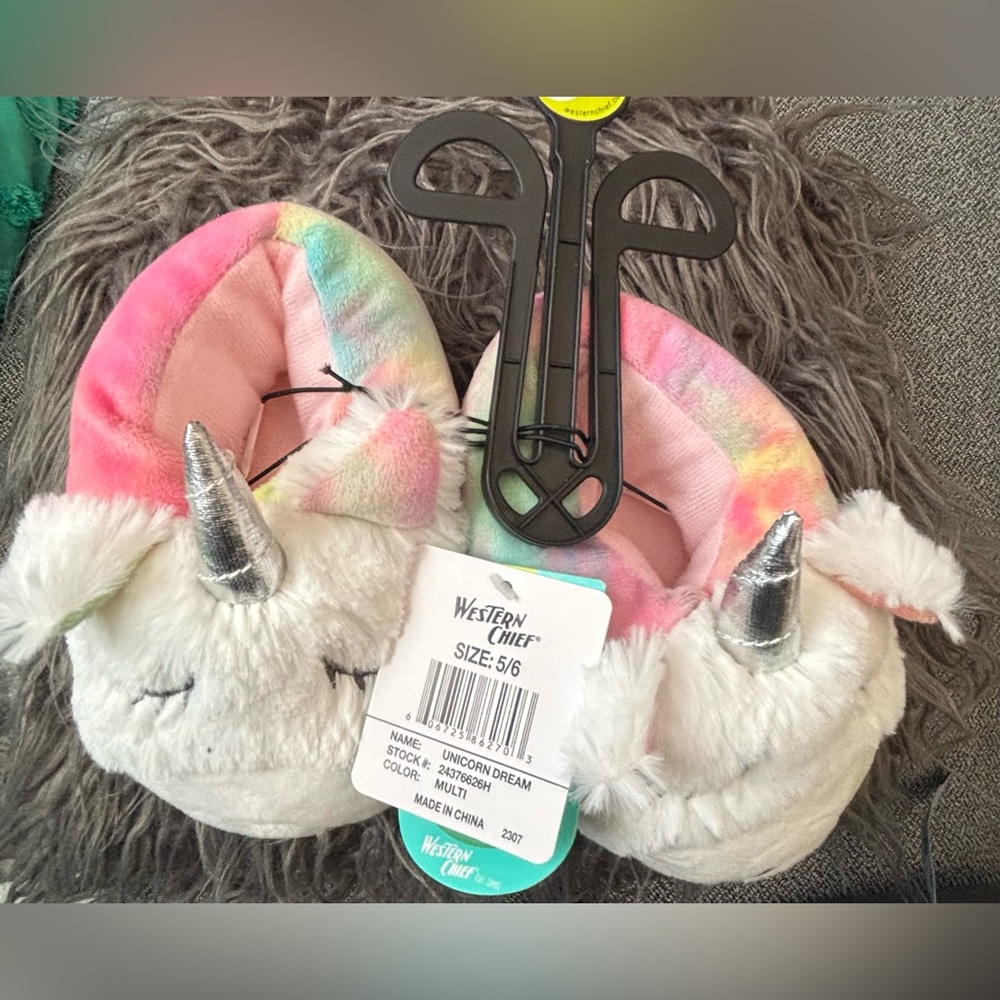 Toddler Plush Unicorn Slippers-Size 5/6